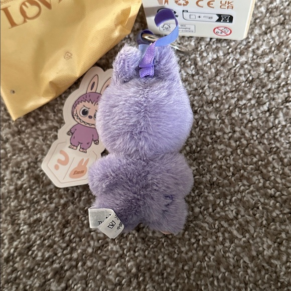 Labubu pin for love ? - Picture 3 of 4